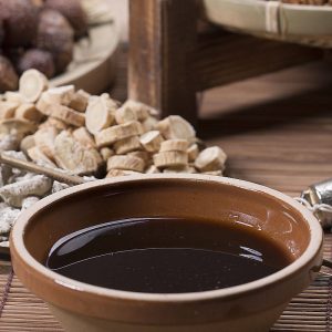 Automatische Verpackungsmaschine zum Abfüllen von gemischten flüssigen Produkten